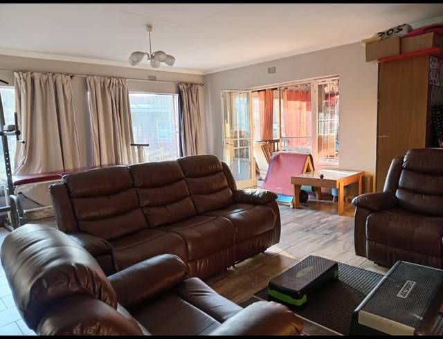 4 BEDROOM PROPERTY TO RENT IN DALPARK PROPER